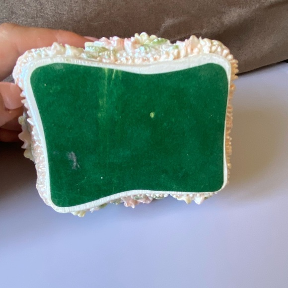 Vintage Floral Embellished Jewelry Box - Picture 6 of 7